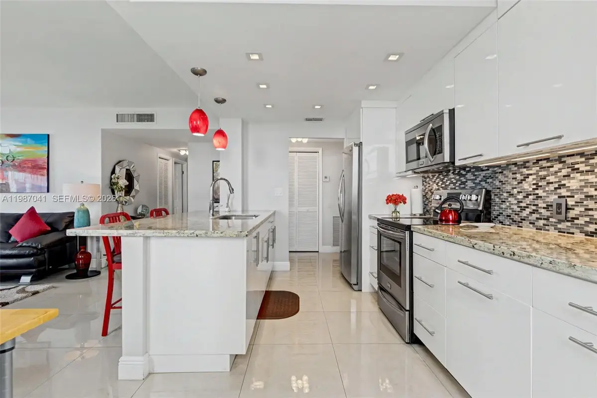 4330 Hillcrest Dr #619, Hollywood, FL 33021 - #1