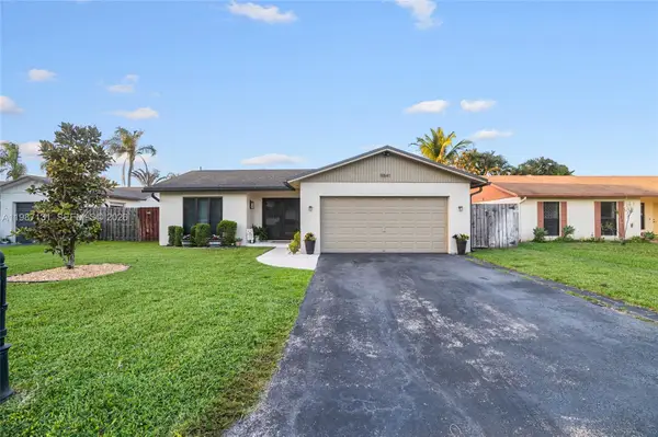9841 NW 24th St, Coral Springs, FL 33065