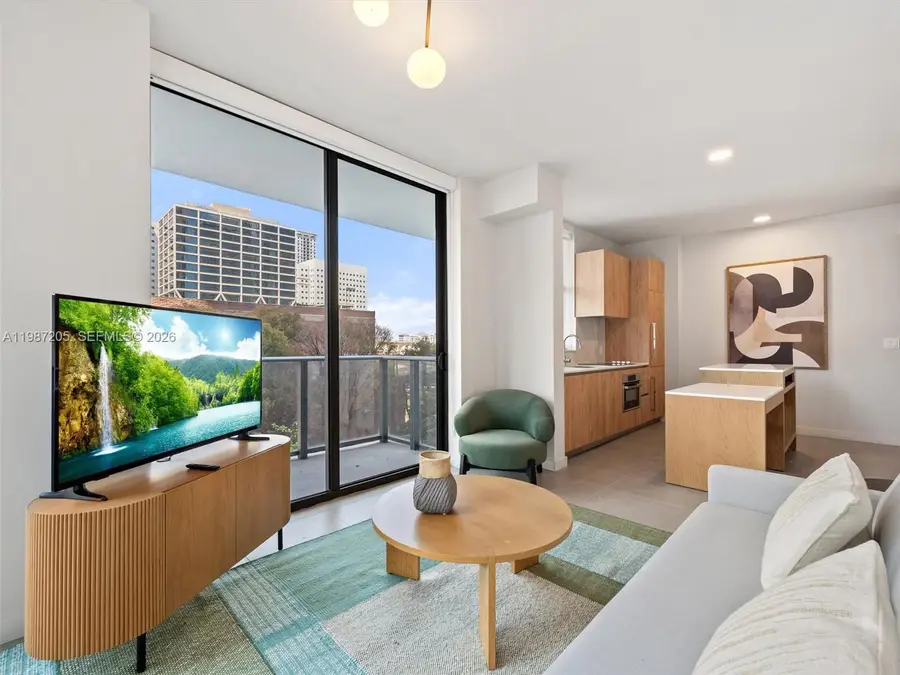 11 NE 6th St #301, Miami, FL 33132 - #2