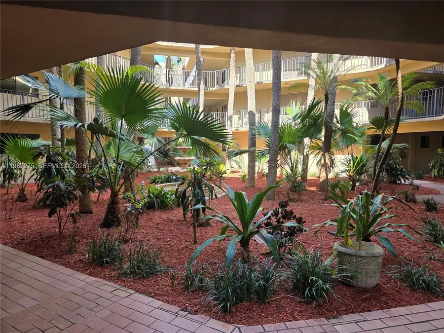 8615 NW 8th St #319, Miami, FL 33126 - #2