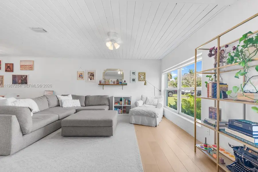 1724 SW 4th St, Fort Lauderdale, FL 33312 - #2