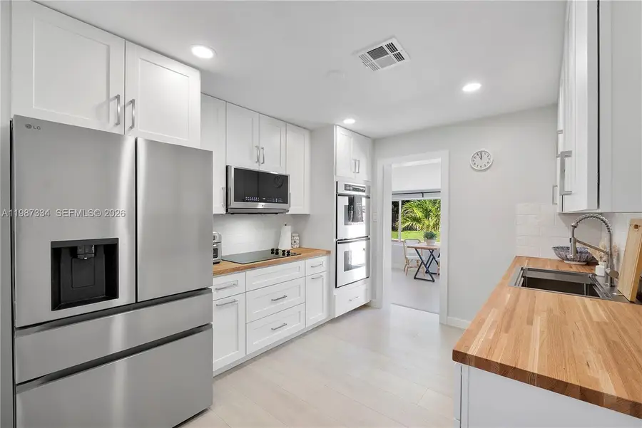 885 Camellia Ct, Plantation, FL 33317 - #3