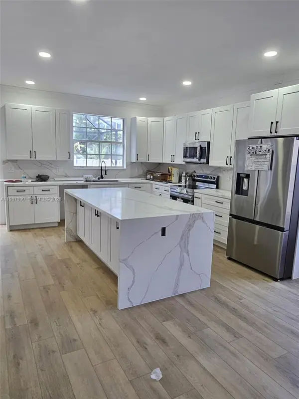 12425 NW 54th Ct, Coral Springs, FL 33076