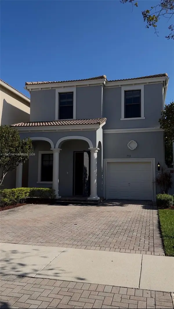 772 NE 191st Ter, Miami, FL 33179