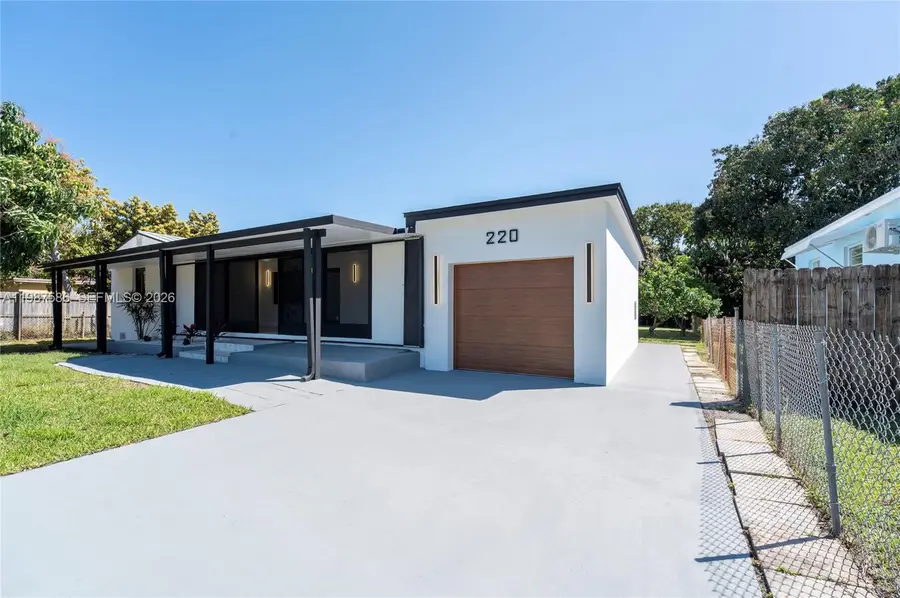 220 NW 144th St, Miami, FL 33168 - #2