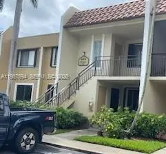 440 Lakeview Dr #202, Weston, FL 33326