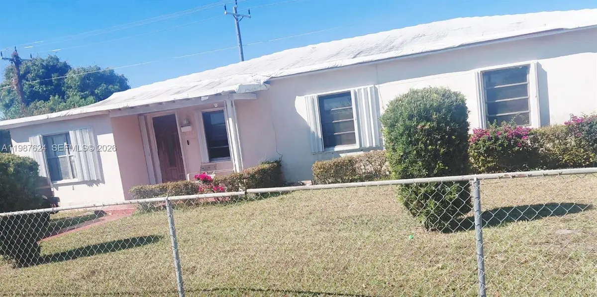 10845 Perry Dr, Miami, FL 33176 - #1