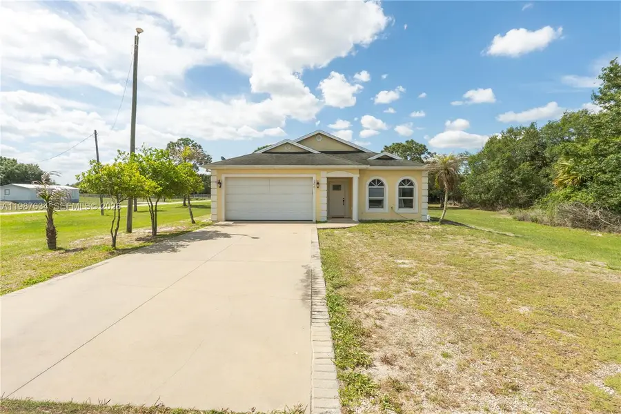 166 Pine Cone Ave, Clewiston, FL 33440 - #3