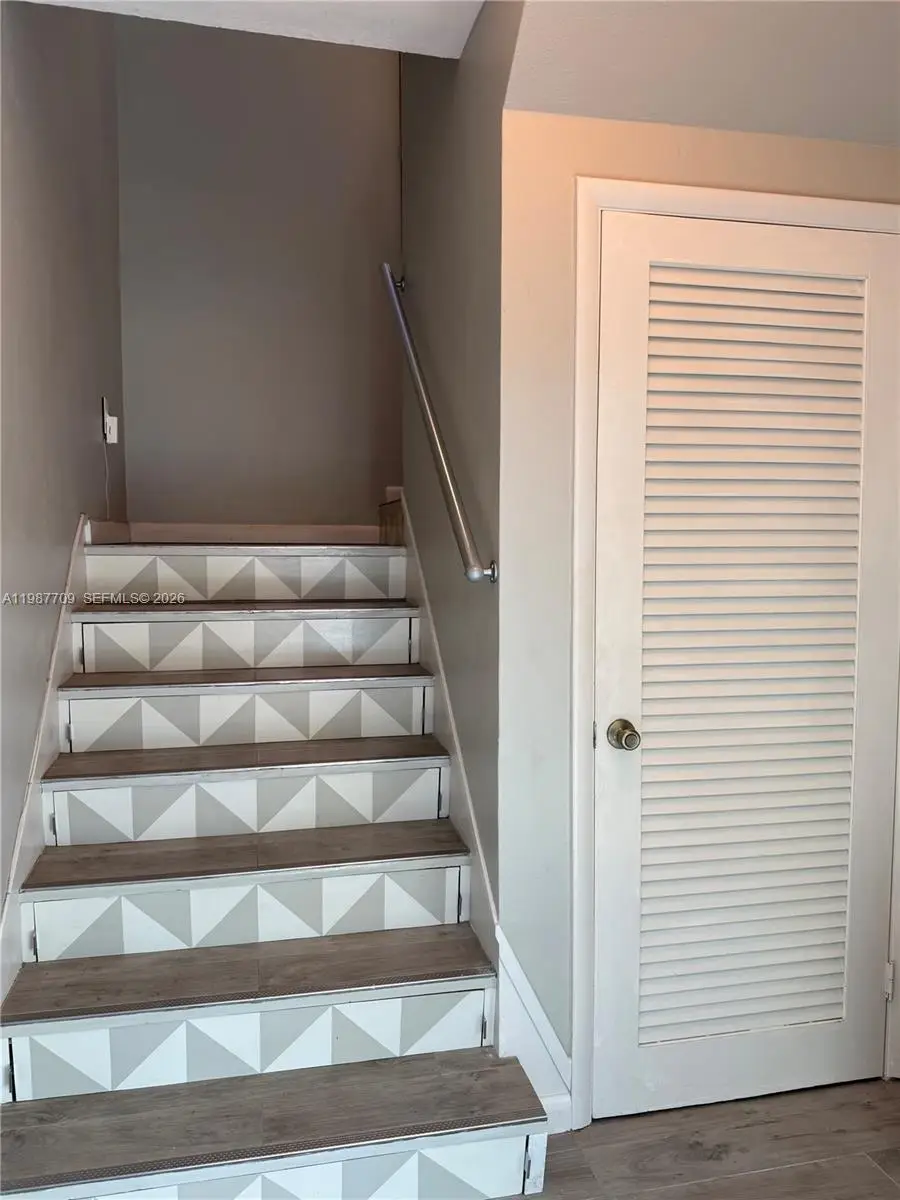 201 Fluvia Ave, Coral Gables, FL 33134 - #2