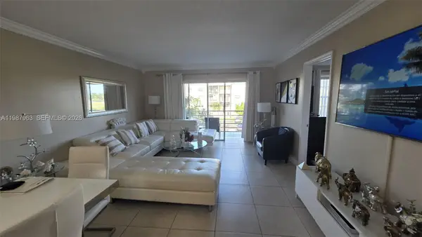 3050 E Sunrise Lakes Dr #302, Sunrise, FL 33322