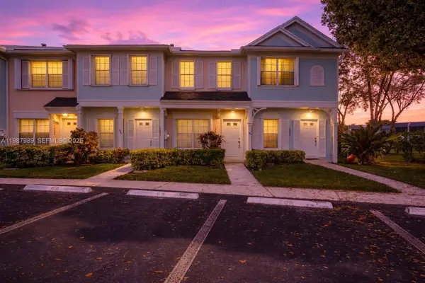 16635 Hemingway Dr, Weston, FL 33326