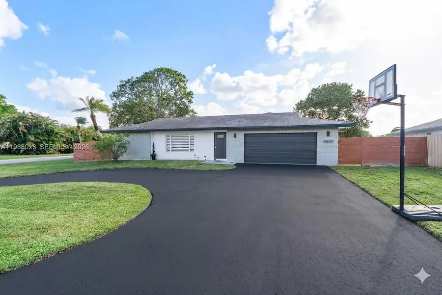 6701 NW 98th Ave, Tamarac, FL 33321 - #2