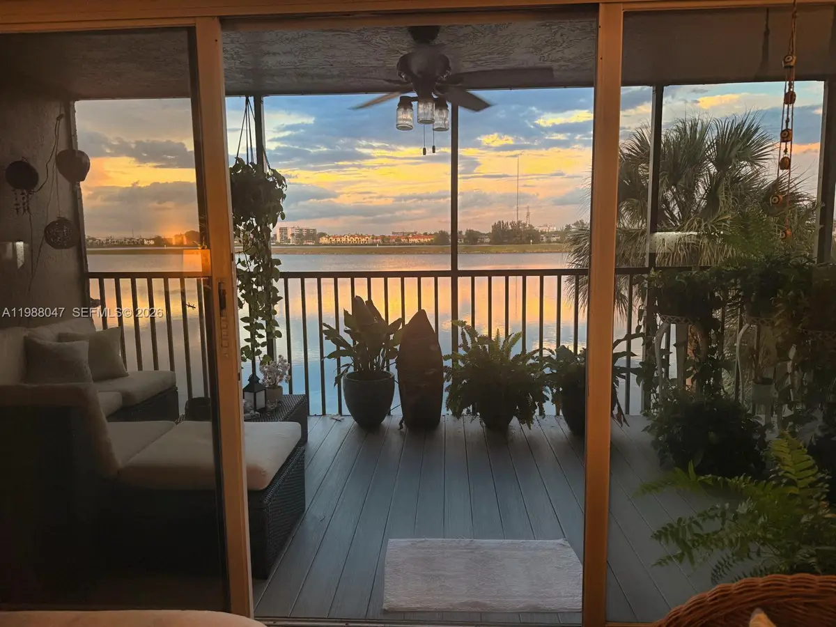 605 Ives Dairy Rd #205-7, Miami, FL 33179 - #1