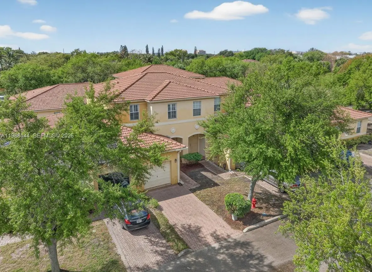 661 NW 21st Ave, Pompano Beach, FL 33069 - #1