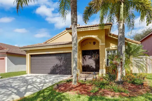 20401 SW 1st St, Pembroke Pines, FL 33029