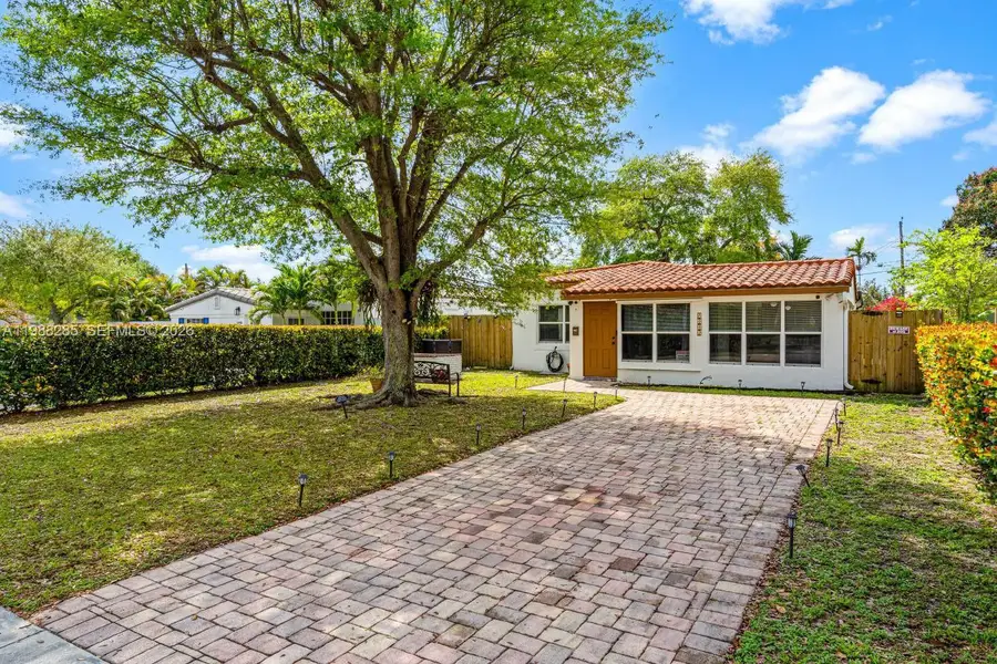 1482 NE 175th St, North Miami Beach, FL 33162 - #2