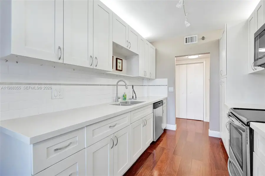 4001 Hillcrest Dr #817, Hollywood, FL 33021 - #3