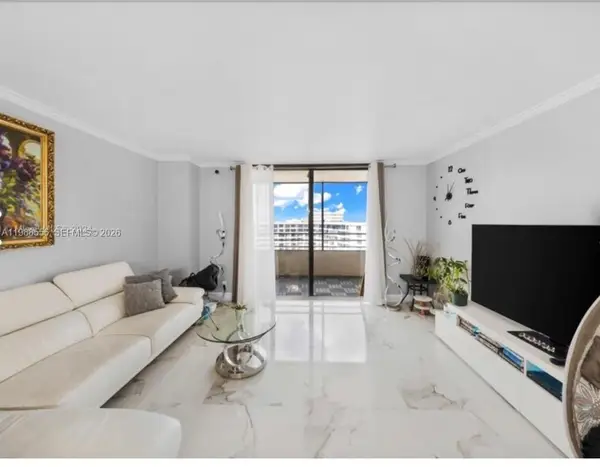 2500 Parkview Dr #2119, Hallandale Beach, FL 33009