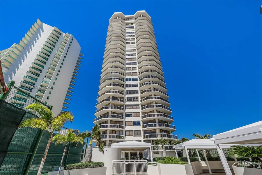 20185 E Country Club Dr #302, Aventura, FL 33180 - #2