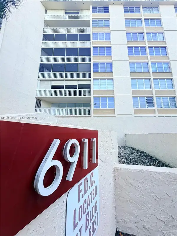6911 Environ Blvd #1M, Lauderhill, FL 33319
