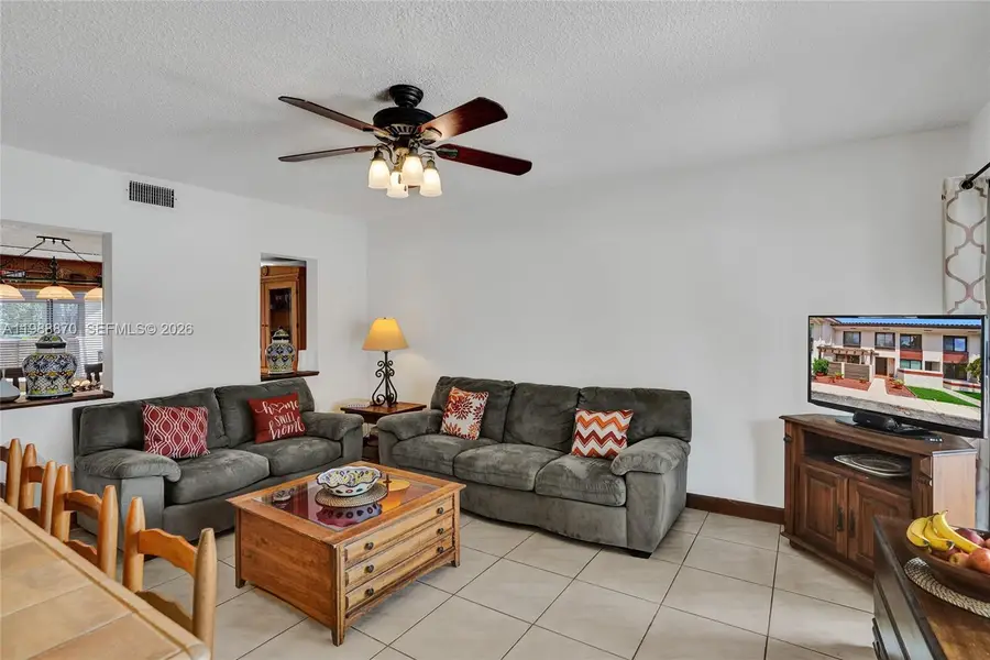 16465 NE 26th Ave #18, North Miami Beach, FL 33160 - #3