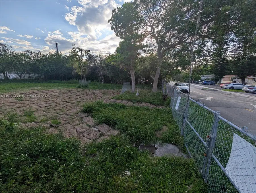 660 NE 86th St, Miami, FL 33138 - #2