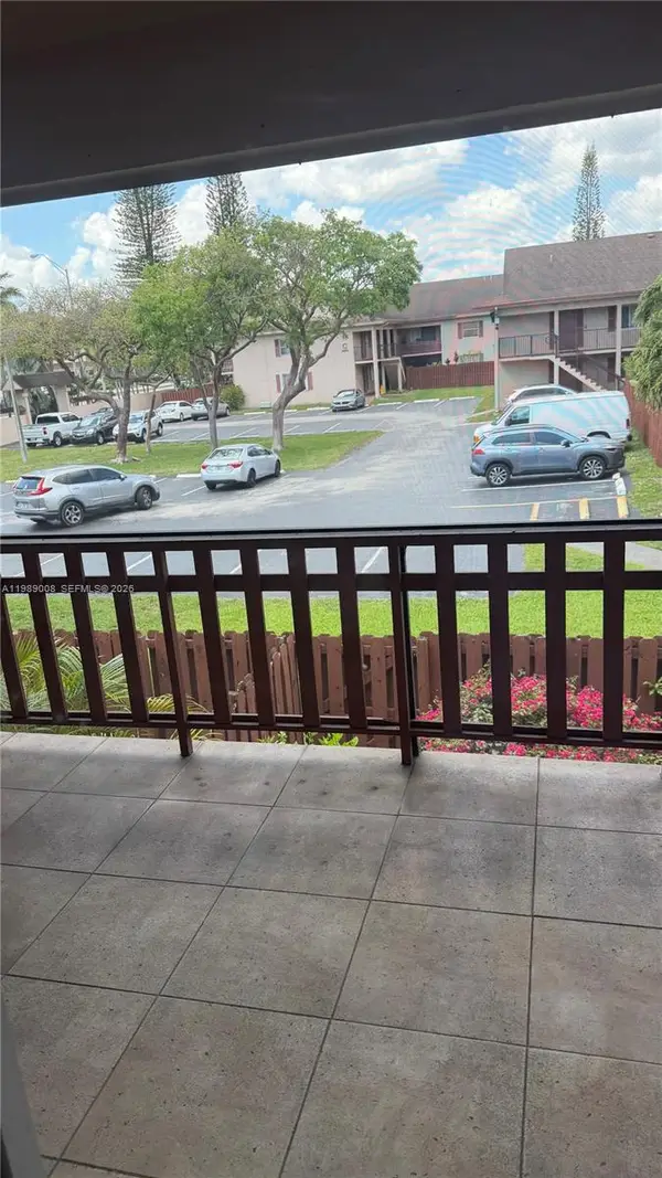 11207 SW 88th St #216-A, Miami, FL 33176