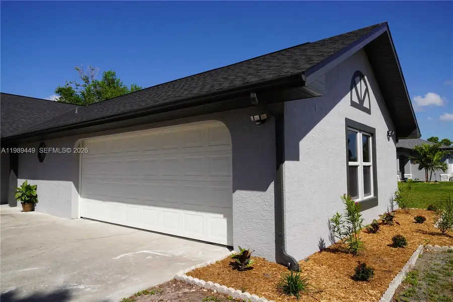 563 Presque Isle Dr, Port Charlotte, FL 33954 - #2