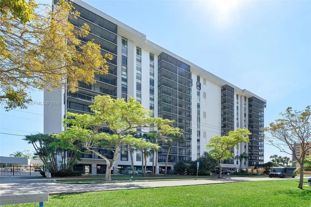 2500 NE 135th St Unit#b206, North Miami, FL 33181 - #1