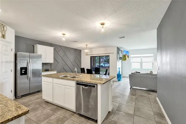 6479 NW Castlebrook Ave, Port St Lucie, FL 34983