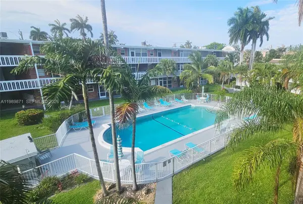141 NE 10th Ave #22C, Hallandale Beach, FL 33009