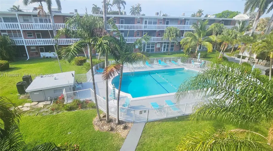 141 NE 10th Ave #22C, Hallandale Beach, FL 33009 - #3