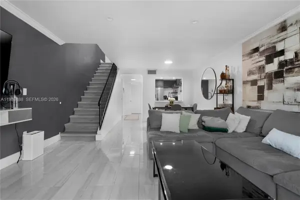 9956 SW 88th St #128-1, Miami, FL 33176