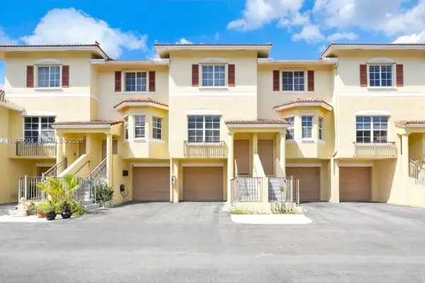 738 NE 90th St #207, Miami, FL 33138