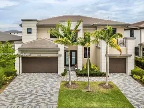 10545 S Lago Vista Circle, Parkland, FL 33076