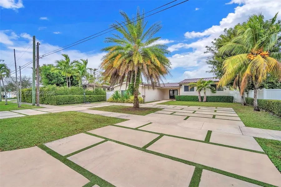 851 Bluebird Ave, Miami Springs, FL 33166 - #3