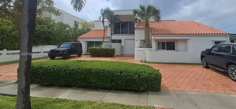 1810 Daytonia Rd, Miami Beach, FL 33141 - #2