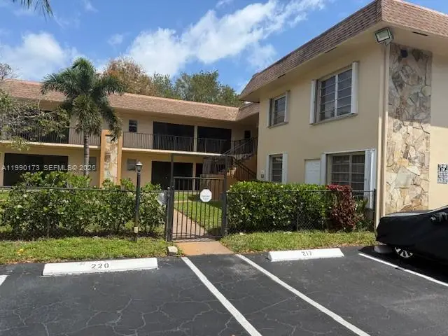 421 NE 1st St #219, Hallandale Beach, FL 33009 - #3