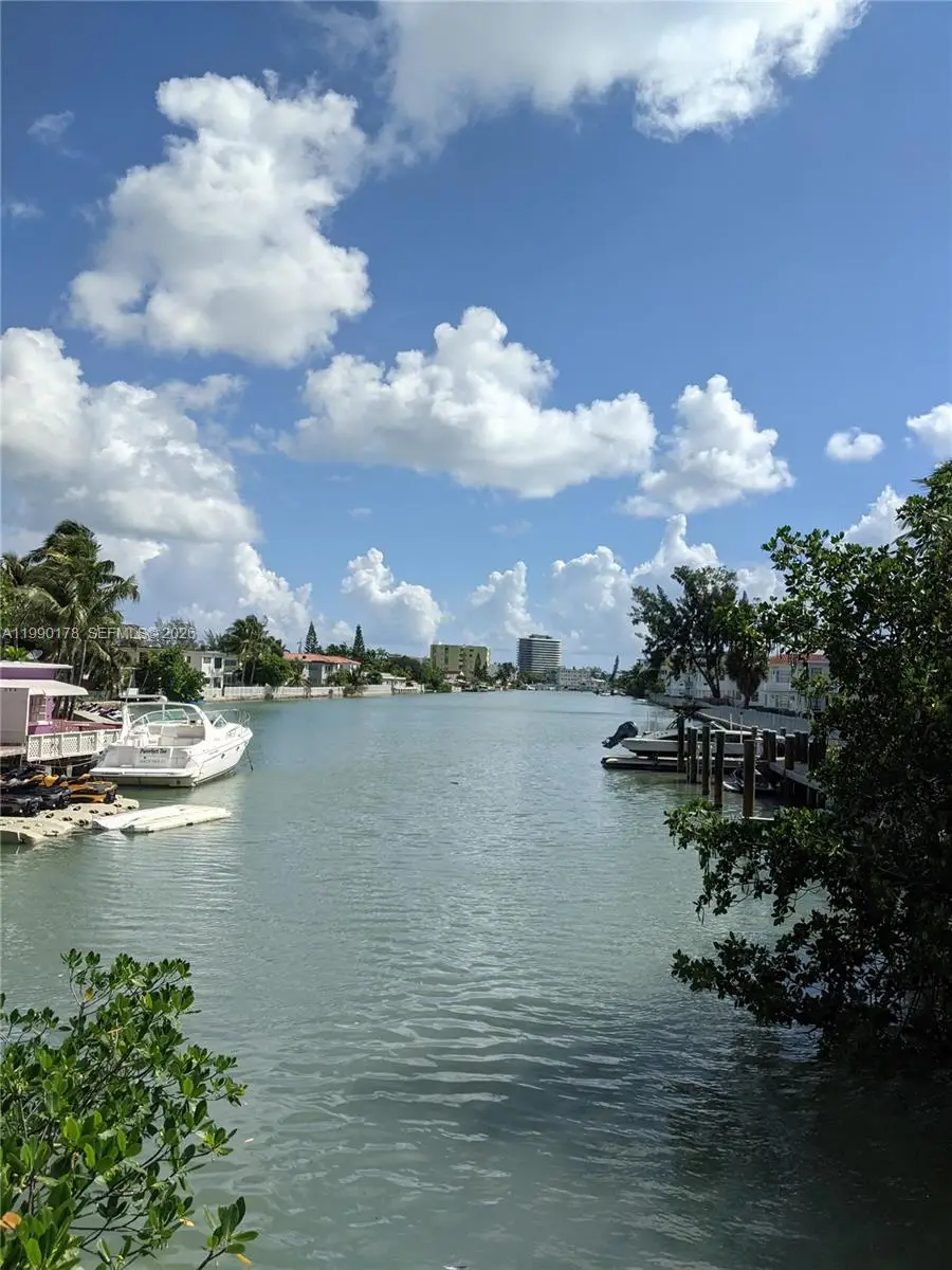 7735 Hawthorne Ave, Miami Beach, FL 33141 - #2