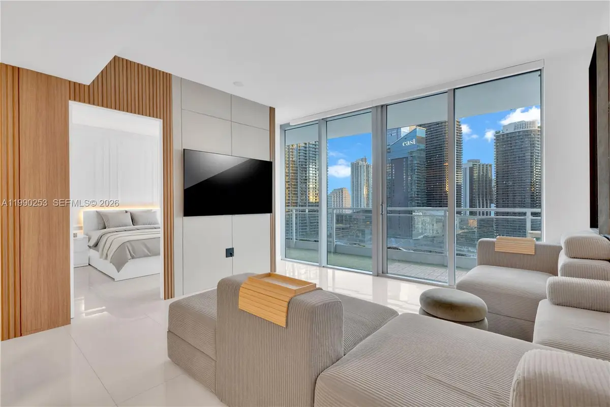 92 SW 3rd St #2802, Miami, FL 33130 - #1