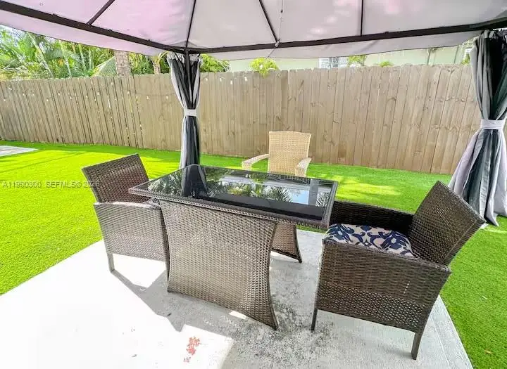 650 NE 15th St, Fort Lauderdale, FL 33304 - #3