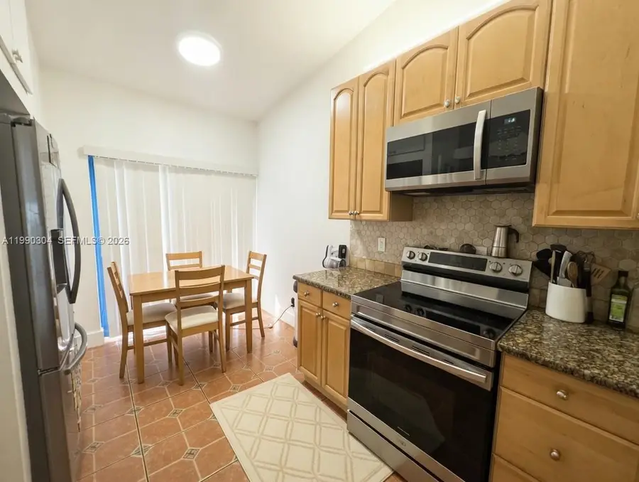 1061 NW Nw 53rd St, Deerfield Beach, FL 33064 - #3