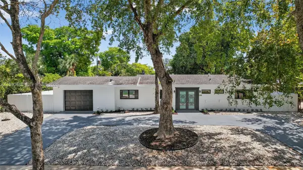 620 Camellia Ct, Plantation, FL 33317