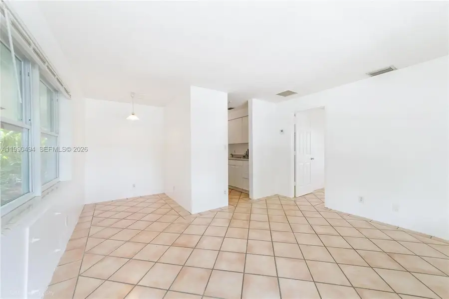 924 NE 17th Ter #1, Fort Lauderdale, FL 33304 - #3