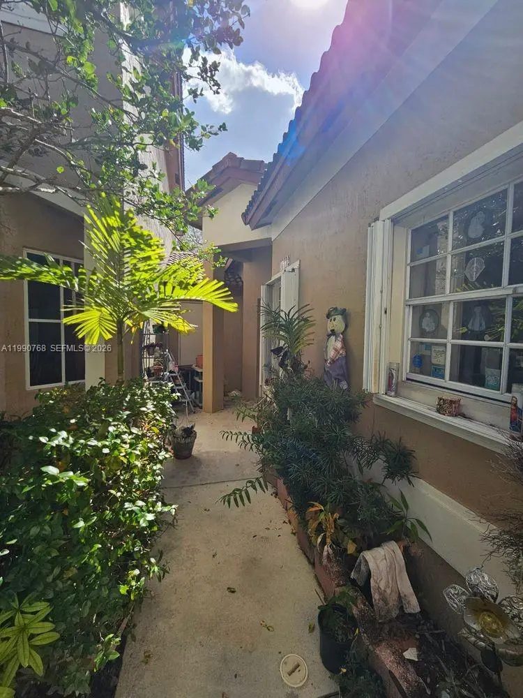 16132 Emerald Cove Rd, Weston, FL 33331 - #2