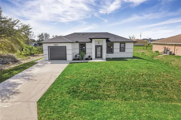 2807 74th St W, Lehigh Acres, FL 33971