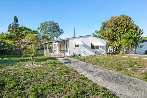 6115 SW 2nd St, Margate, FL 33068