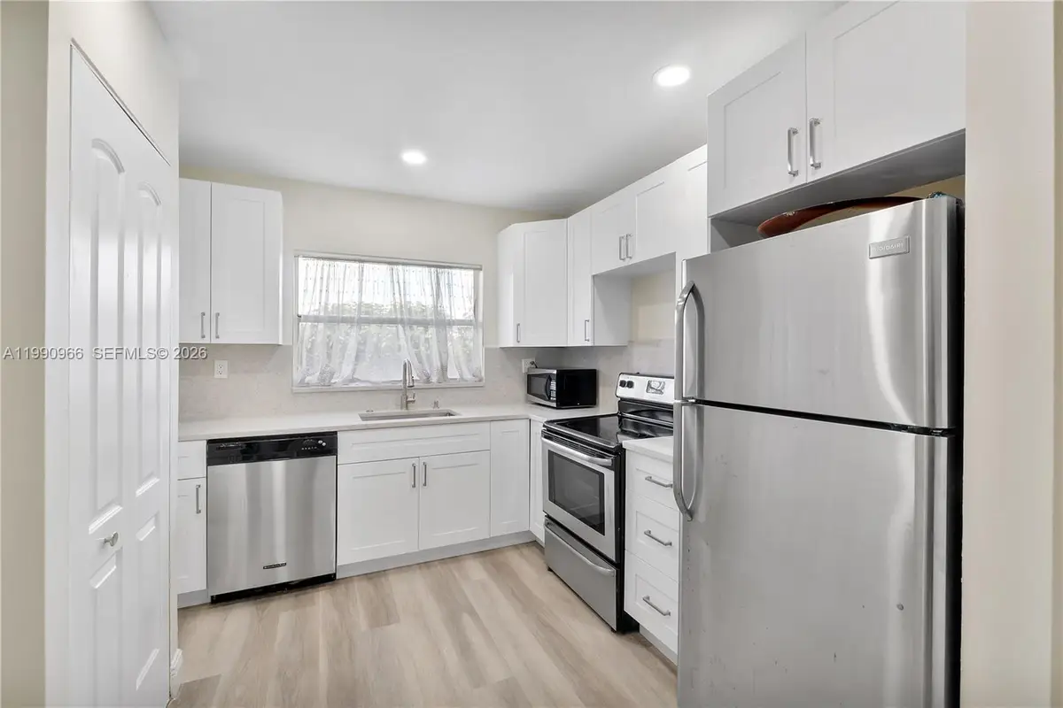 9201 Sunrise Lakes Blvd #304, Sunrise, FL 33322 - #1