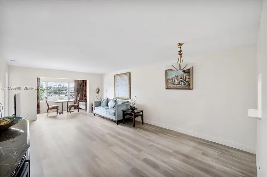 9201 Sunrise Lakes Blvd #304, Sunrise, FL 33322 - #3