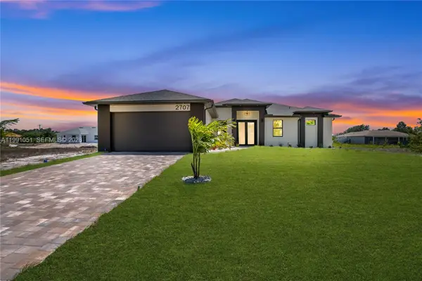 2707 29th St, Lehigh Acres, FL 33976